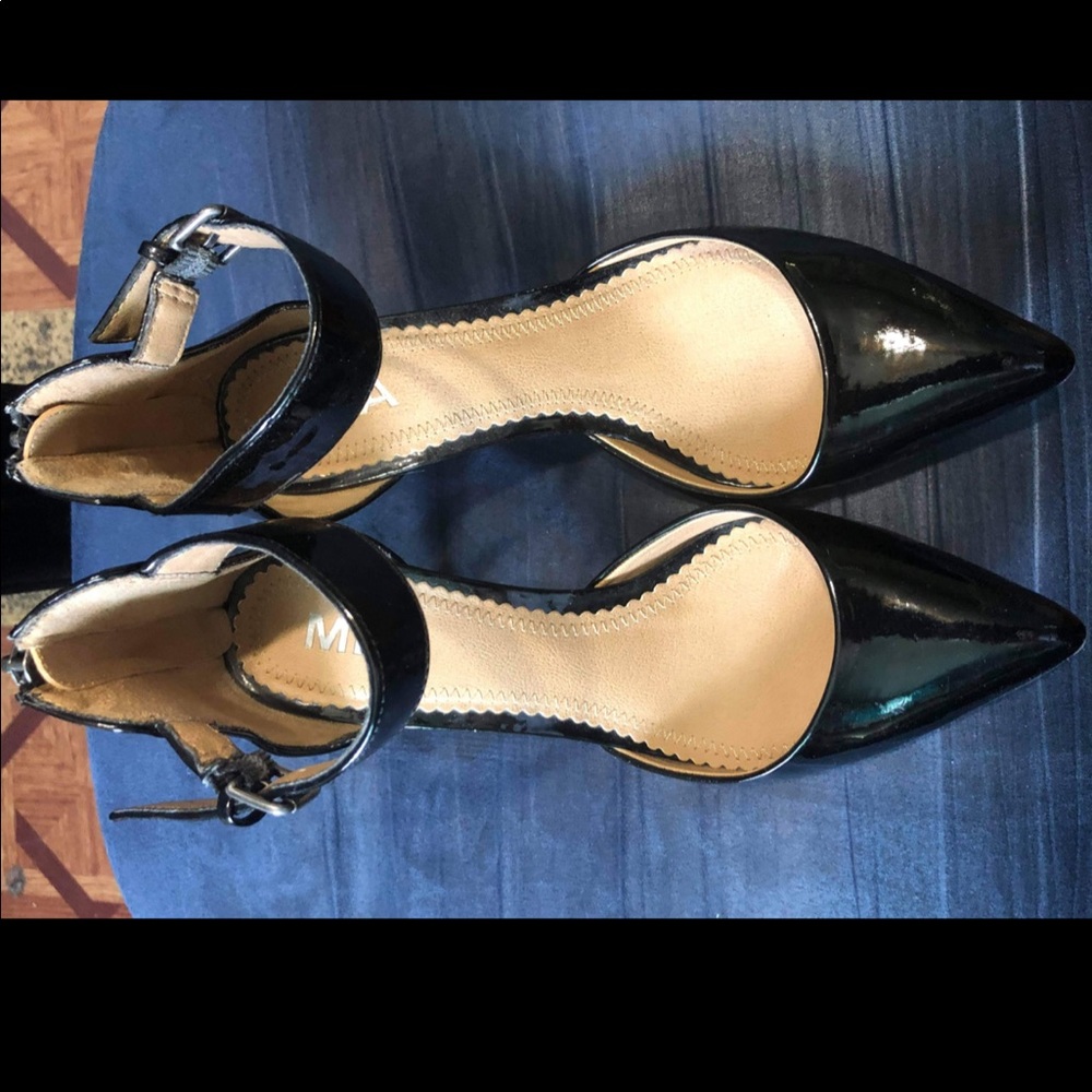 Zapatos de tacón de charol
